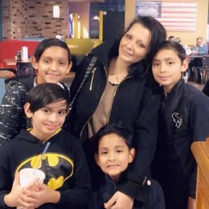 Meet your Posher, Fatima